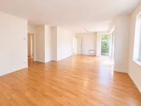spacieux appartement 3 chambres avec terrasse