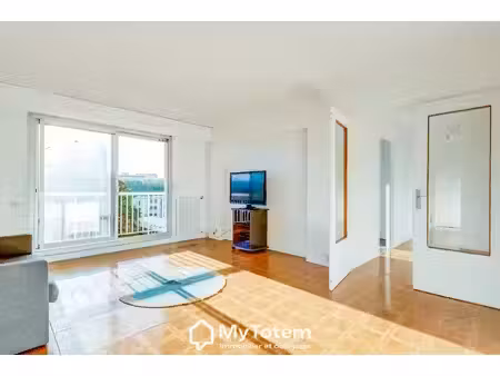 t3 avec balcon  cave et box à montrouge (92)