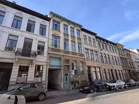 bureaux calmes à louer à distance de marche de la gare de b