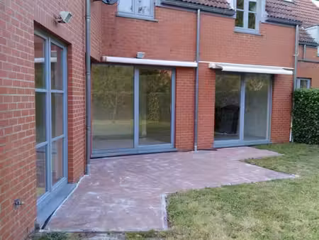 charmante villa 3 façades dans un clos privé