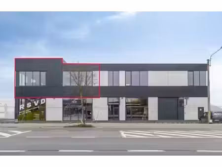 propriété commerciale d'environ 325 m² dans un endroit comme