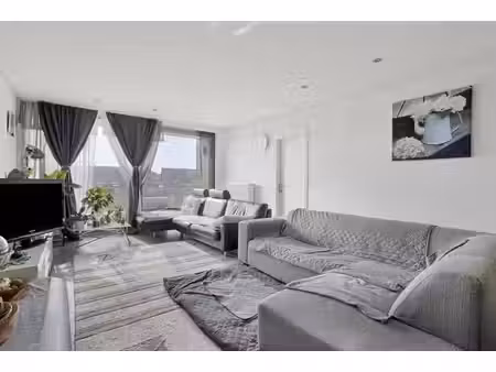 appartement spacieux avec 2 grandes terrasses et une vue imp