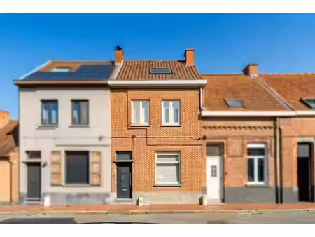 centraal gelegen charmante woonst met diepe tuin te vosse...