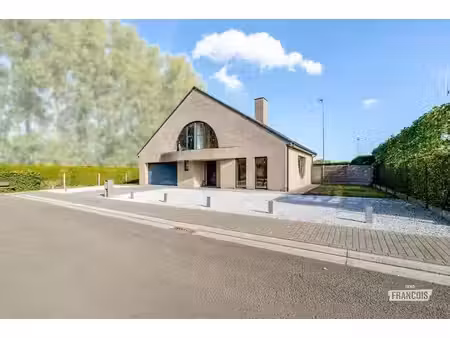 spacieuse maison familiale avec 4 chambres à sint-lievens-h…