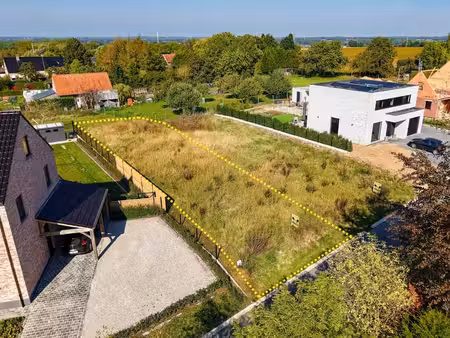 à vendre : terrain à bâtir pour une construction semi-dét...