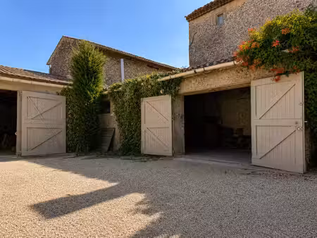 centre village cabriéres d'avignon ancien atelier 109 m²