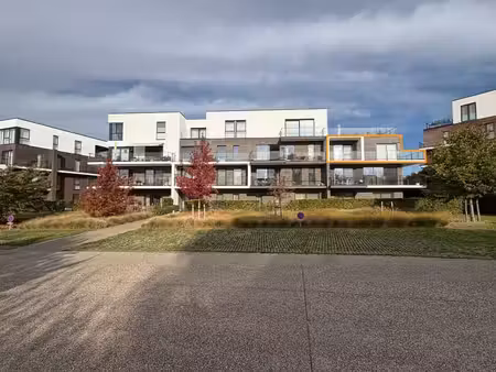 appartement moderne et lumineux avec vue sur le jardin urbai