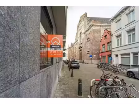 all-in polyvalente ruimte met gemeenschappelijke keuken