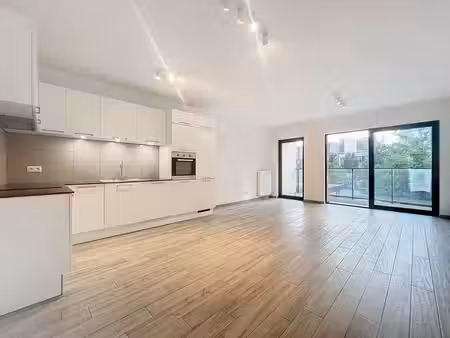 bel appartement 2 chambres avec terrasse