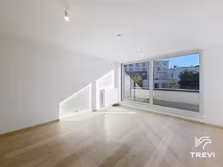 spacieux 3ch + bureau avec terrasses !