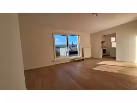 penthouse de 1 chambre au 4è/4 avec grande terrasse so