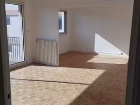 vente appartement 4 pièces à laval les fourches (53000) : à vendre 4 pièces / 68m² laval l