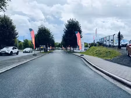 emplacement premium - 2 000 m² -entrée shopping cora rocourt