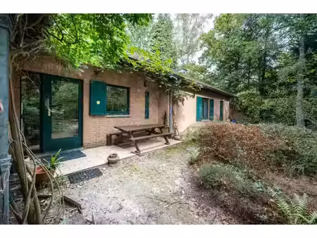 villa à vendre avec terrasse et jardin   court-saint-étienne (vbe79238)