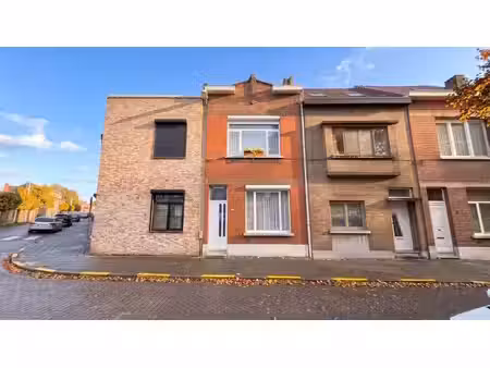 huis te koop in wijnegem met 3 slaapkamers