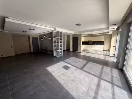 appartement te koop in deurne met 3 slaapkamers