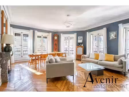 lyon 1 terreaux - appartement familial bourgeois t6 de 145m2 - étage élevé