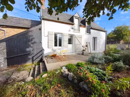 maison de campagne 3 pièces 2 chambres séjour cuisine salle de bains jardin dépendance cav