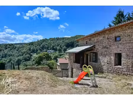 ferme p5 en campagne àrénover sur un ensemble de 2000 m² de parcelles vendre à thurins (69