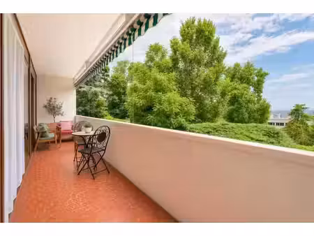 appartement de 5 pièces de 115 m² près de lyon 2e