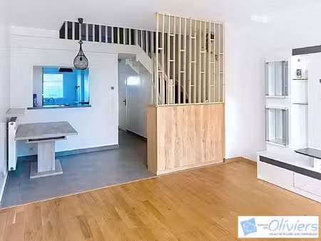 maison voisins le bretonneux 5 pièce(s) 106.81 m2