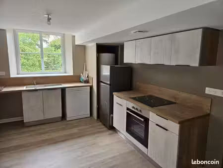 appartement au centre de saint satur