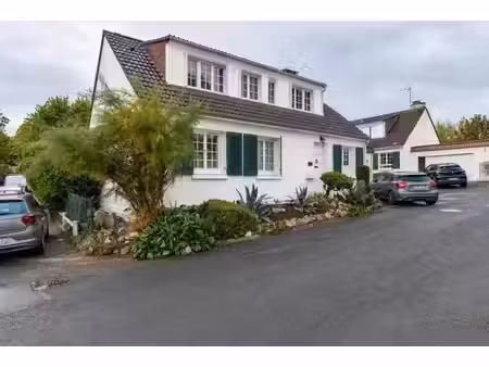 maison de 6 pièces de 123 m² à médan