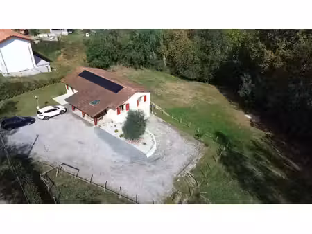 maison de plain-pied avec vue sur la forêt  calme et potentiel à deux minutes de l’a64