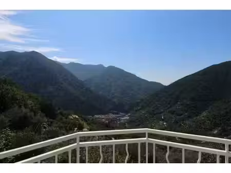 maison de 111 m² sur 3 niveaux avec grand terrain de 2 900 m²