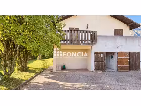 grande maison familiale de 160 m² – 5 chambres  balcons et 2 garages