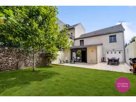 maison avec beau jardin à vendre