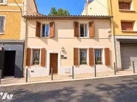 maison à hyères de 72 m² comprenant trois pièces dont deux chambres