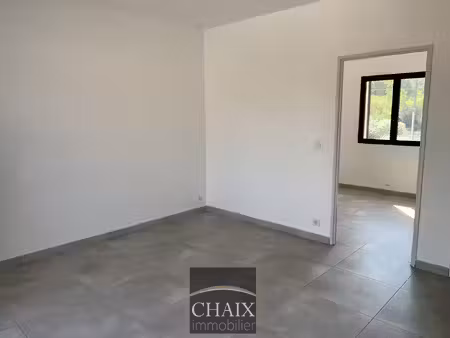haut de villa t2 non meublé - 32.08 m2 - aubagne