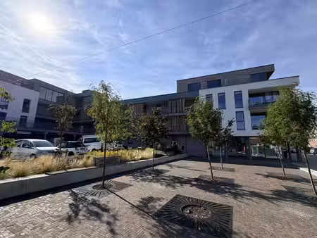 lichtrijk en energiezuinig 2-slaapkamerappartement met te...