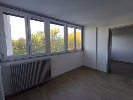 t4 avec ascenseur