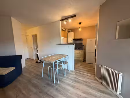 appartement t2 avec balcon et place de parking