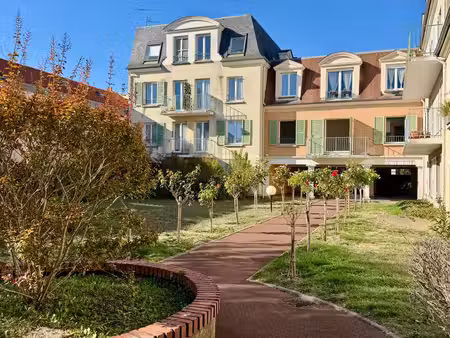 le chesnay - rue caruel de saint martin - grand appartement familial 5 pièces 4 chambres c