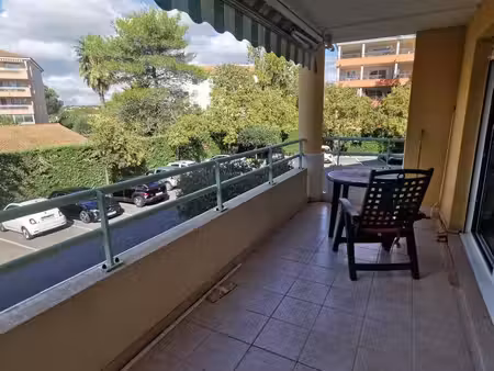 à louer à saint-raphaël – charmant t2 avec terrasse et garage