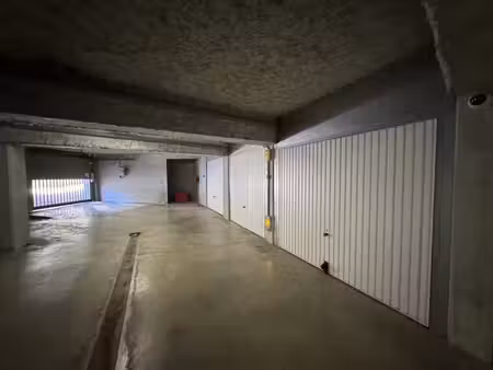garage fermé de 14 m2 a vendre