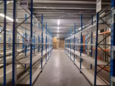 location entrepôt porte-de-savoie 73800 1400m²