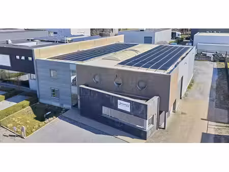 bâtiment d’entreprise à louer à zonhoven pour € 3.500