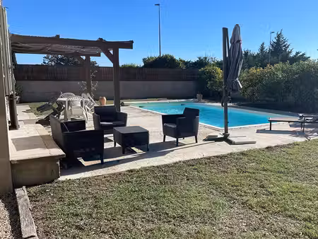 maison de plain-pied de 120 m² avec piscine sur terrain 870 m² - jonquerettes / saint-satu