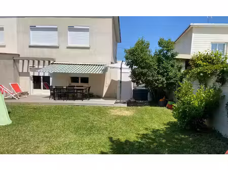 maison lumineuse de 80 m2 avec 3 chambres  garage et jardin