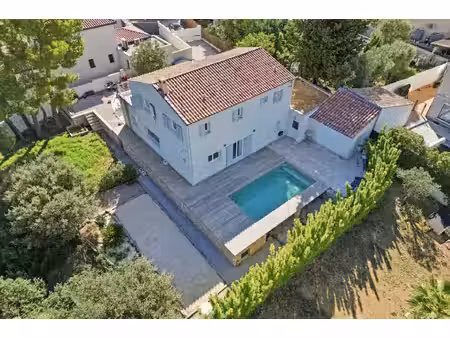 villa 4 pièces 190m2