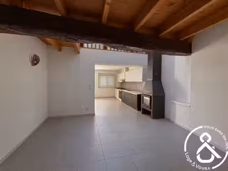 maison au centre du village avec jardin