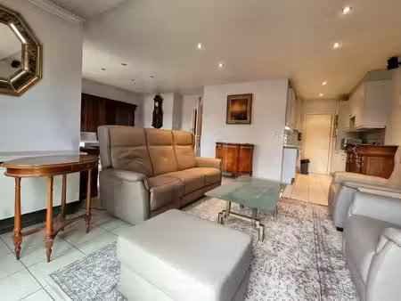 appartement agréable : 2 chambres  grande terrasse et garage