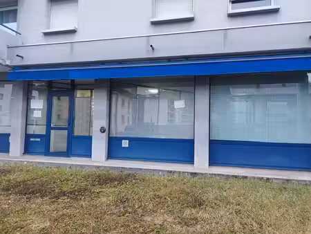 location commerce cluses 74300 141m²