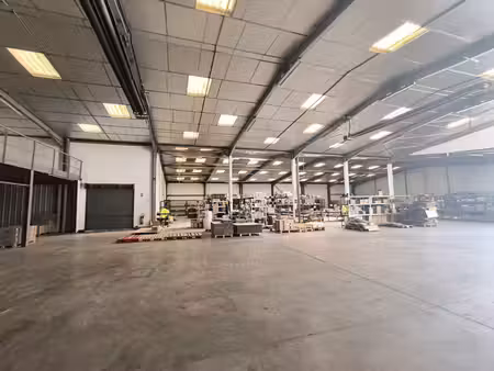 location local commercial