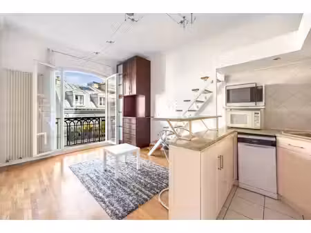 paris 9e - boulevard de la madeleine - studio avec mezzanine - 26 12m² carrez