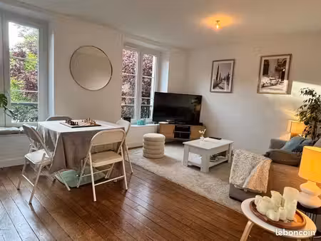 poissy – place de la république – 2 pièces de 45 m² entièrement rénové